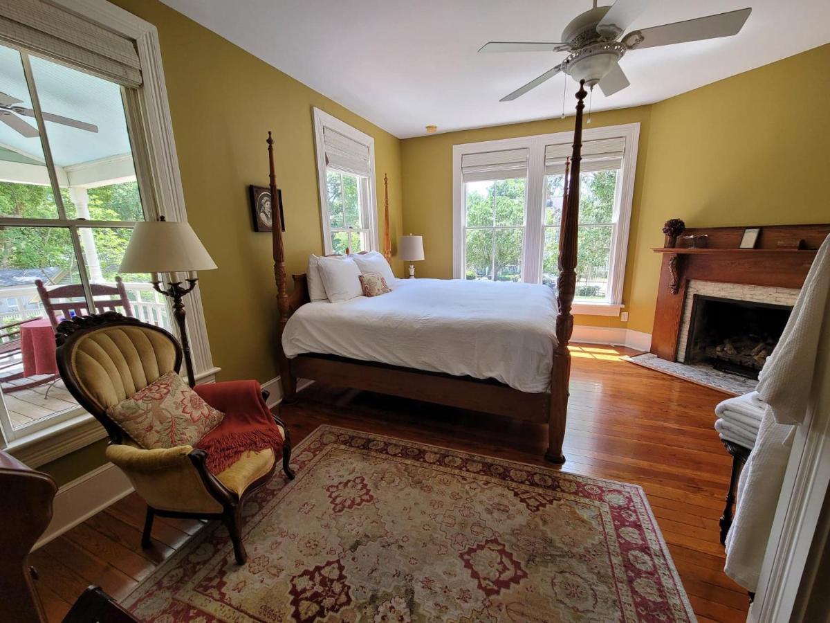 The Camellia Rose Inn- King Room- Inspiration Gainesville Kültér fotó